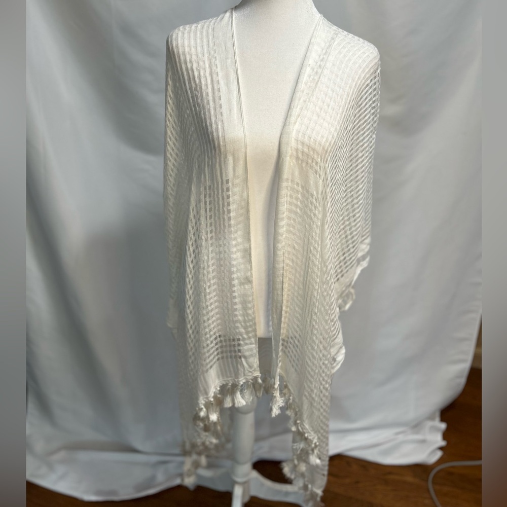 White House Black Market Brand New with tag beach coverup  in cream  one size